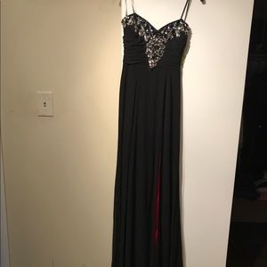 Pretty black dress with slit